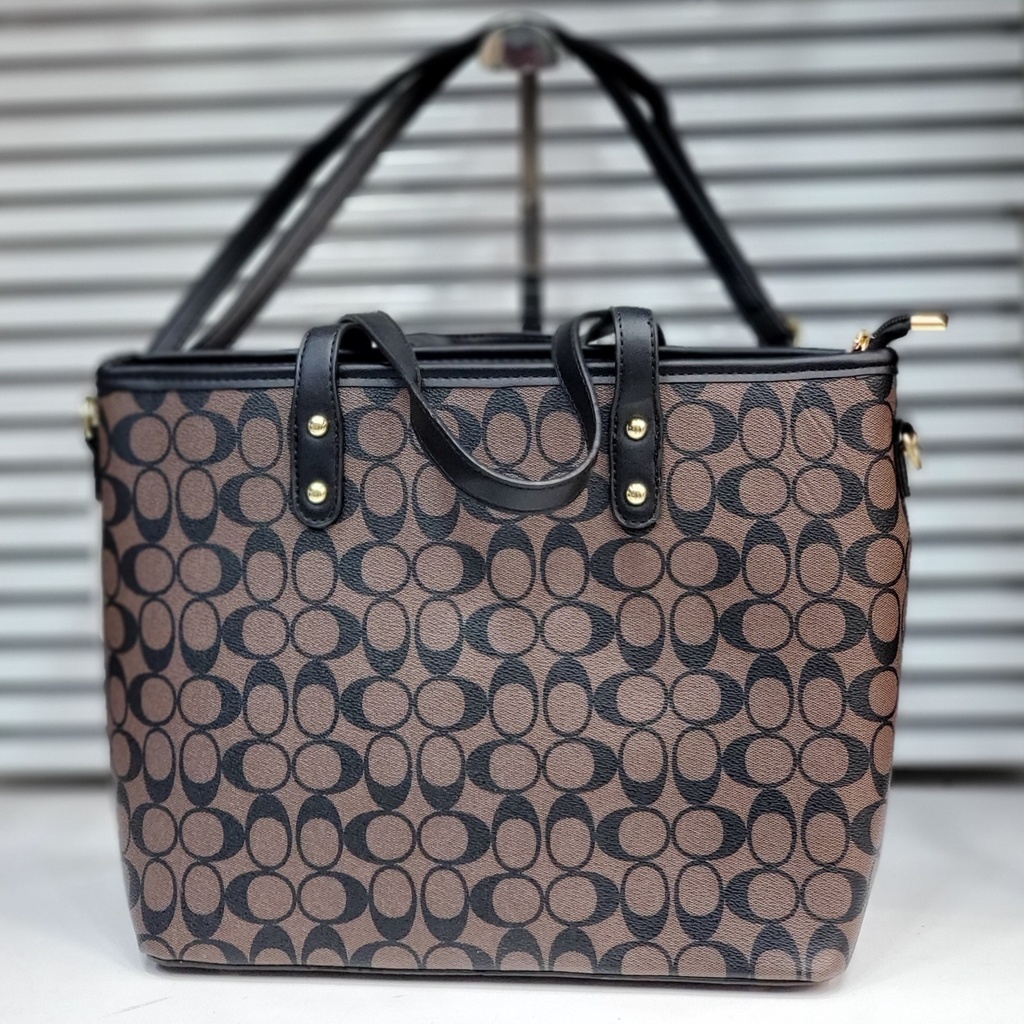 حقيبة جلد شبابية