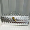 حقيبة جلد شبابية