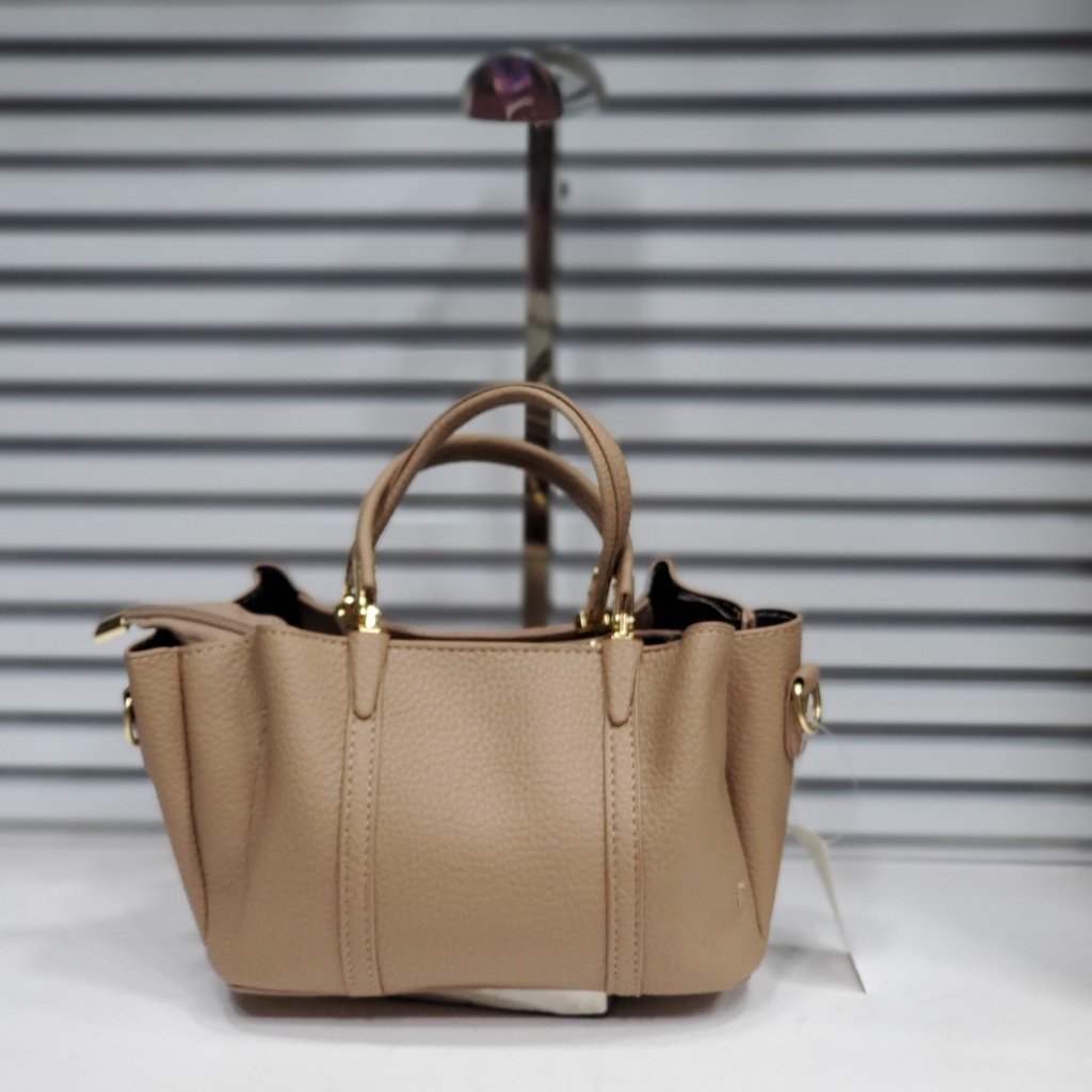 حقيبة جلد شبابية