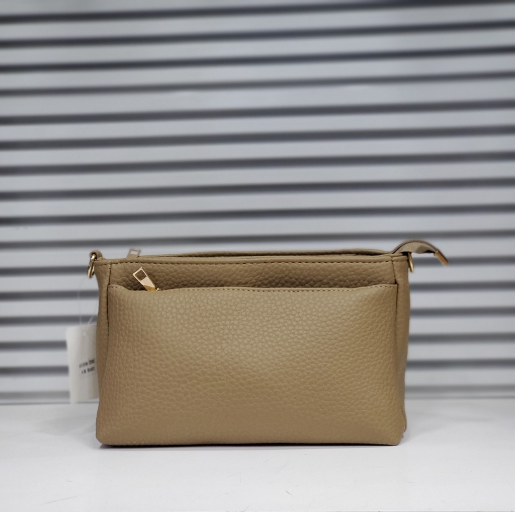 حقيبة جلد شبابية