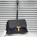 حقيبة جلد شبابية