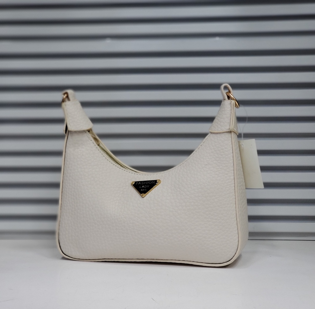 حقيبة جلد شبابية