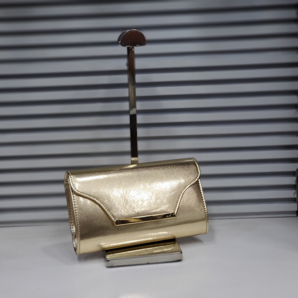 حقيبة جلد شبابية