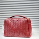 حقيبة جلد شبابية