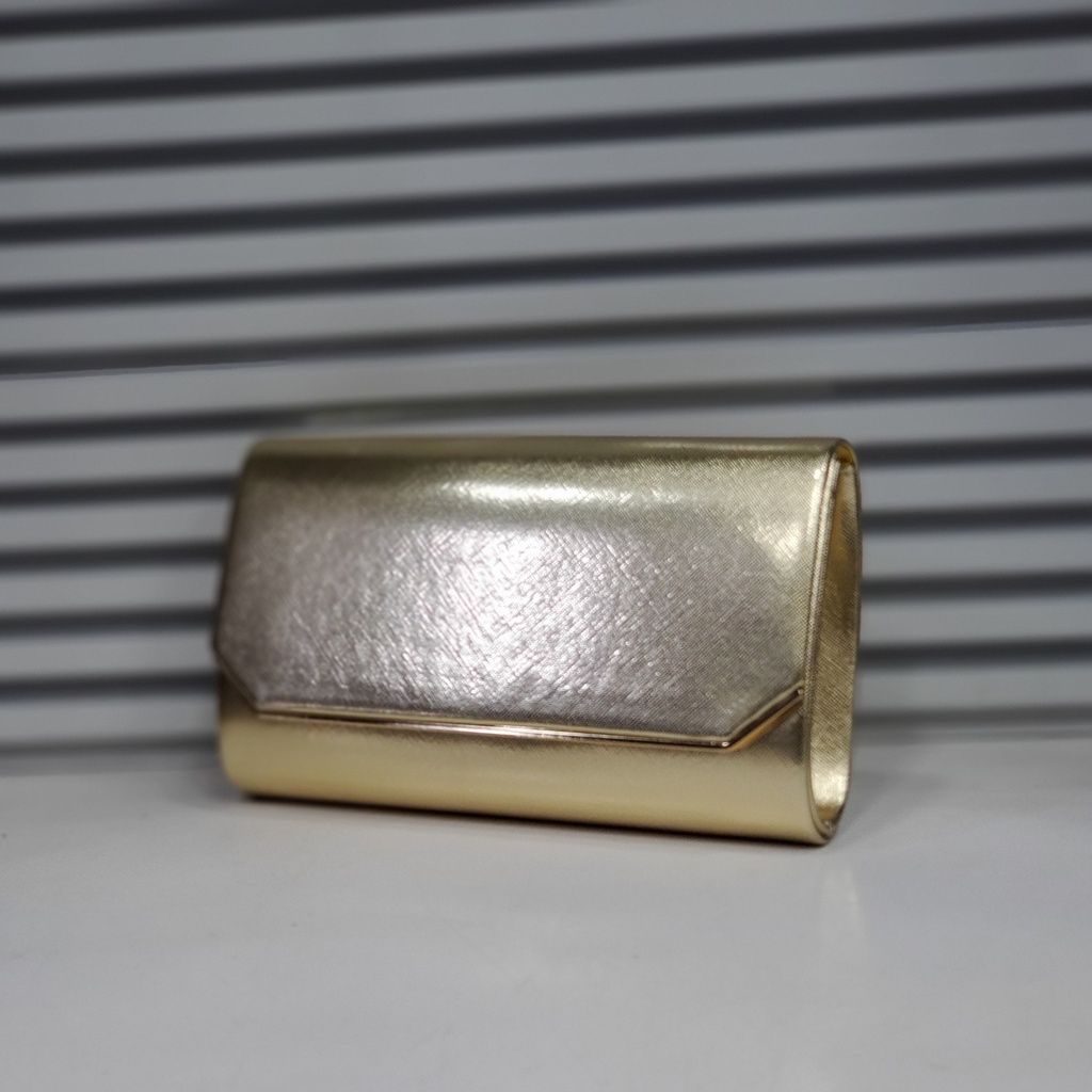 حقيبة جلد شبابية