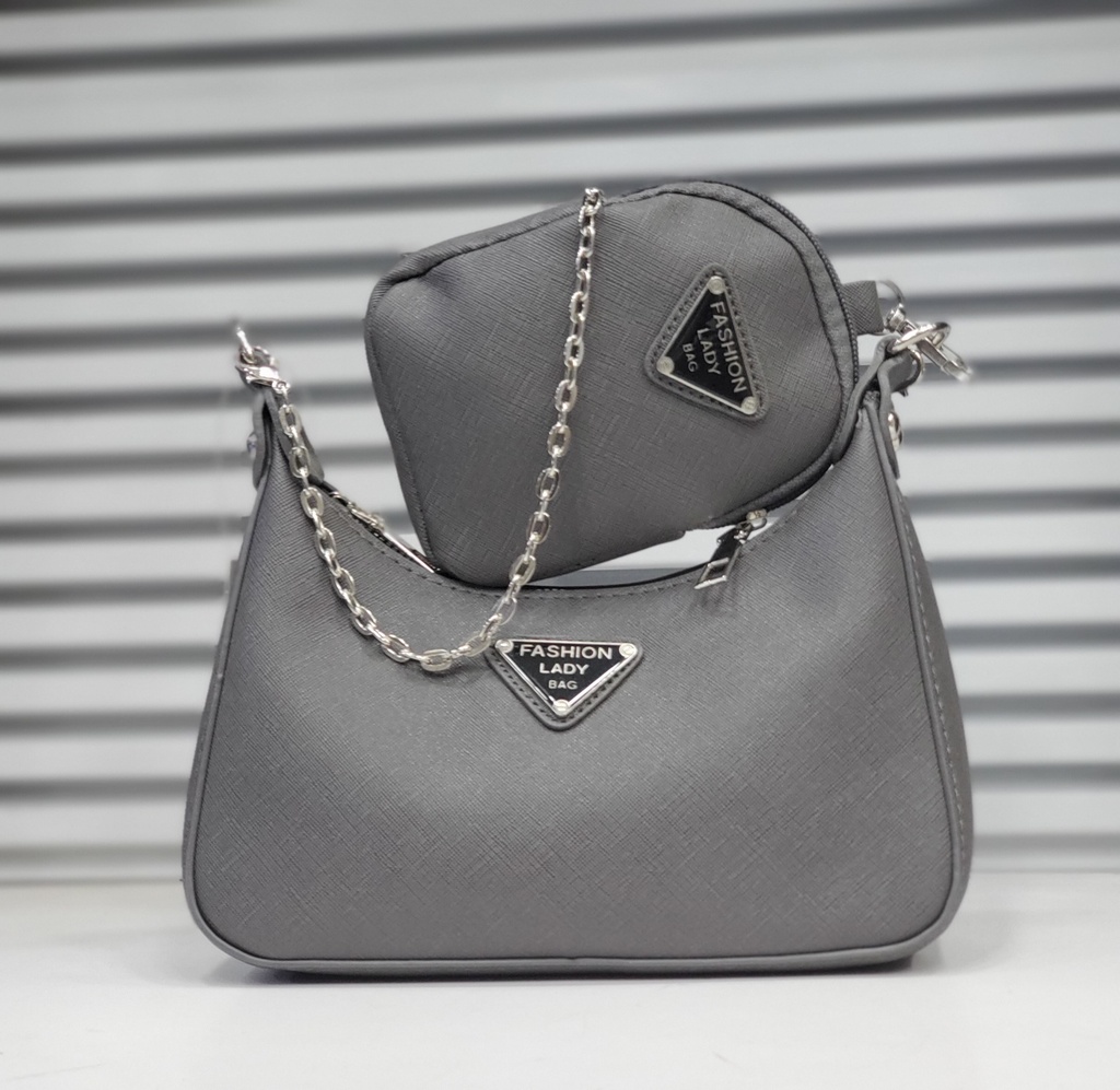 حقيبة جلد شبابية