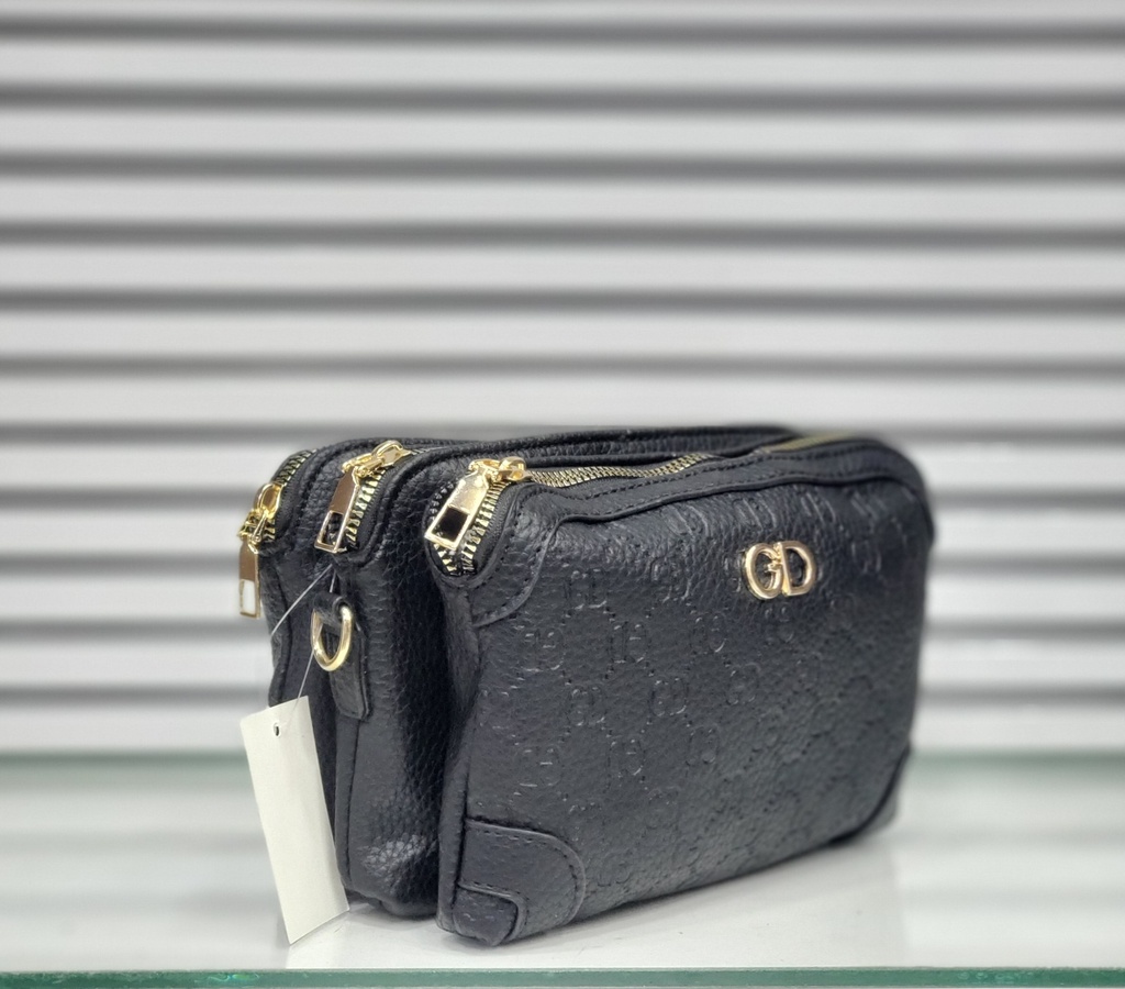 حقيبة جلد شبابية