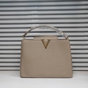 حقيبة جلد شبابية