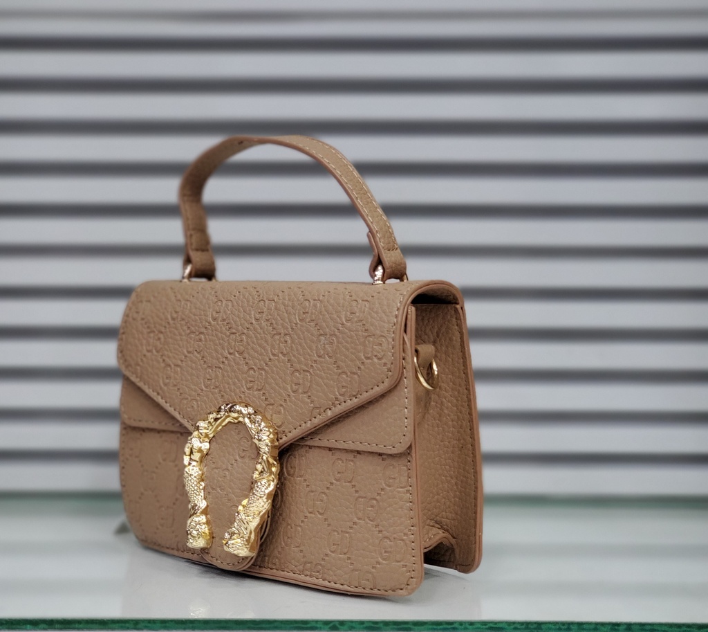 حقيبة جلد شبابية