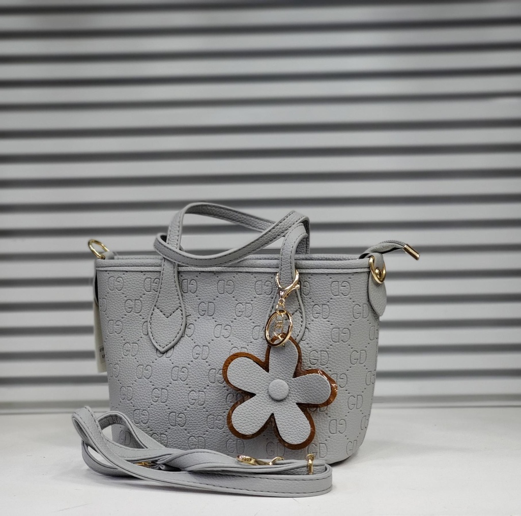 حقيبة جلد شبابية