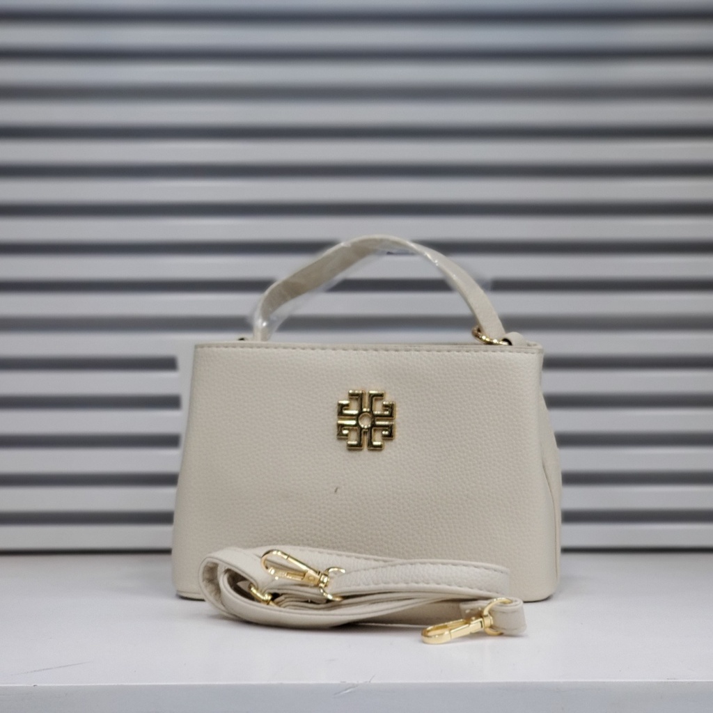 حقيبة جلد شبابية