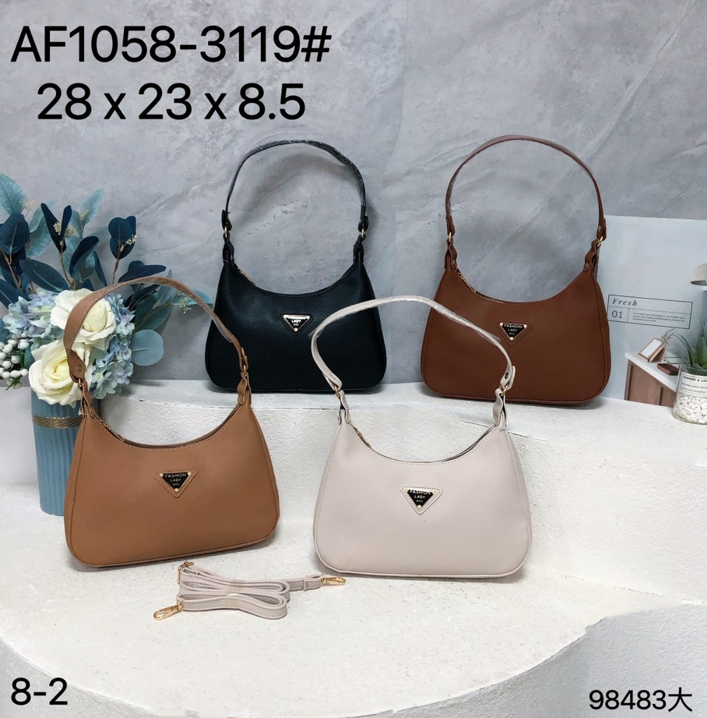 حقيبة جلد شبابية