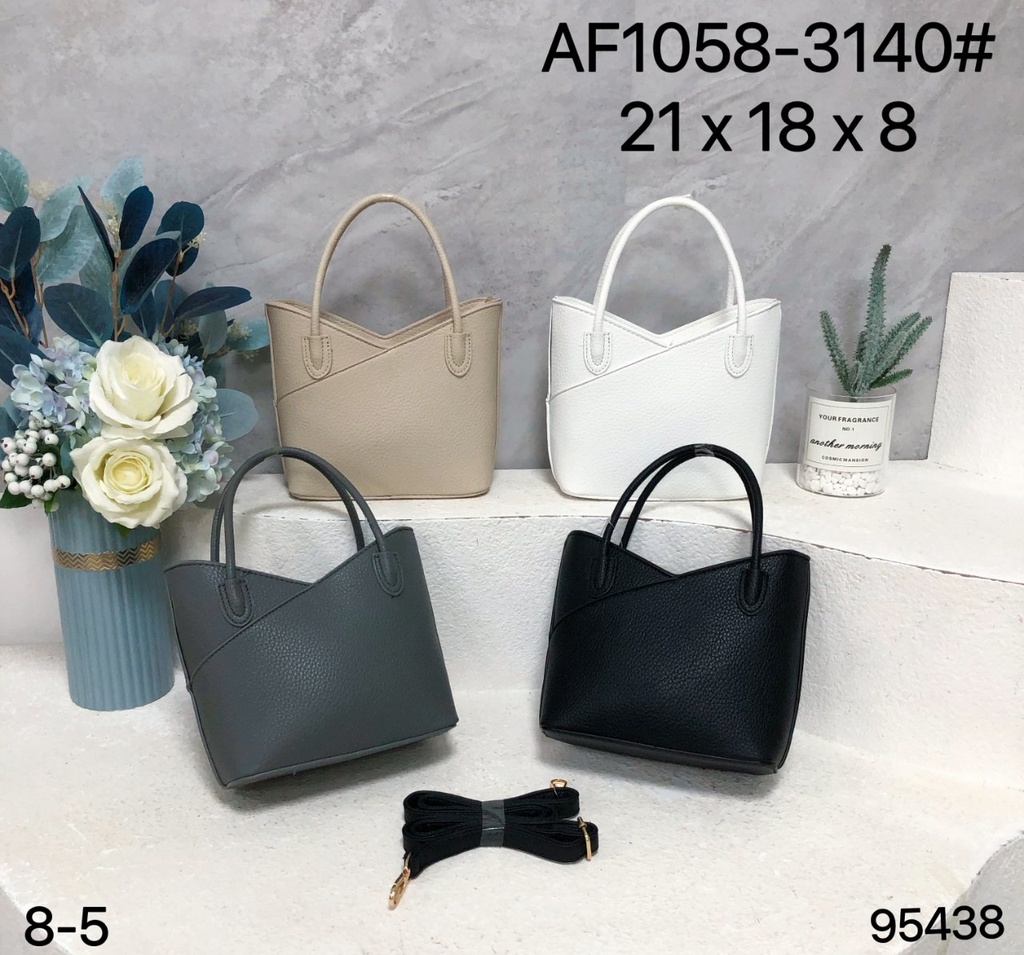 حقيبة جلد شبابية