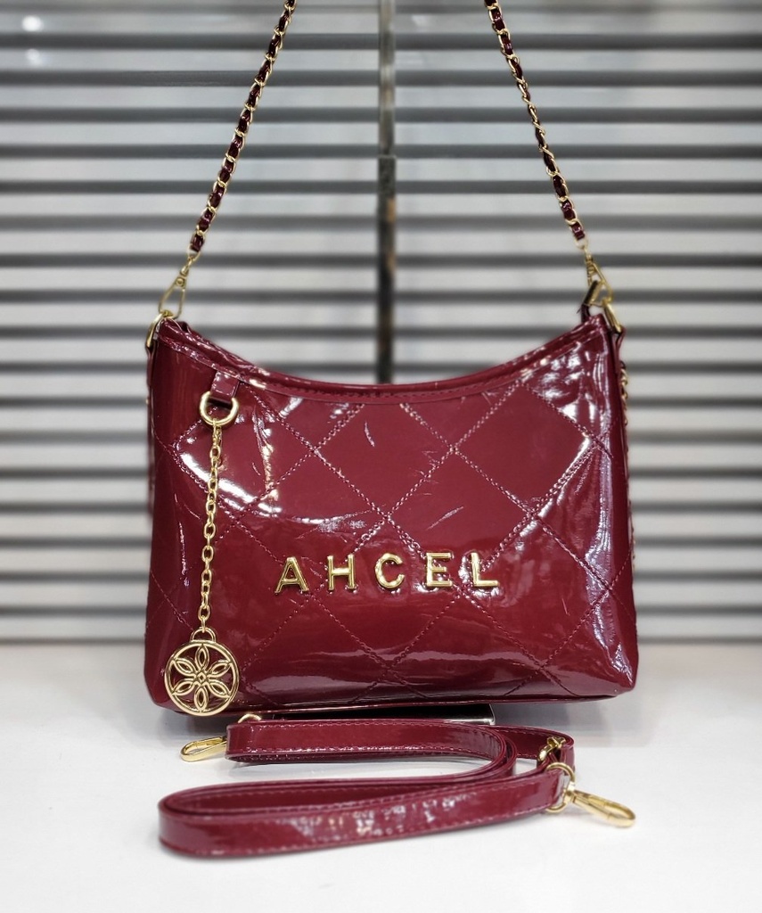 حقيبة جلد شبابية