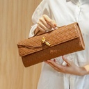 حقيبة جلد شبابية