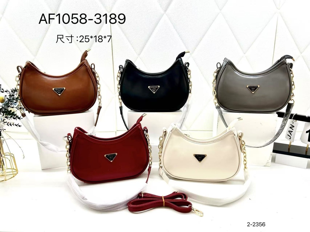 حقيبة جلد شبابية