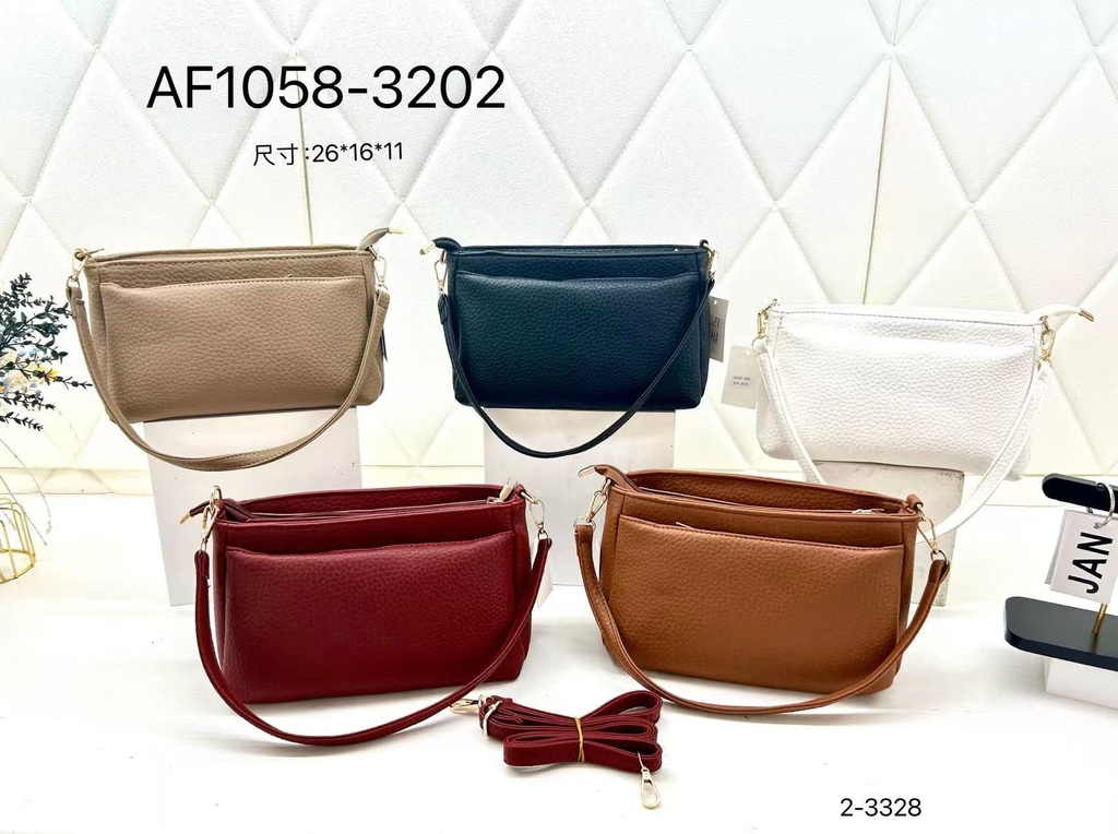 حقيبة جلد شبابية