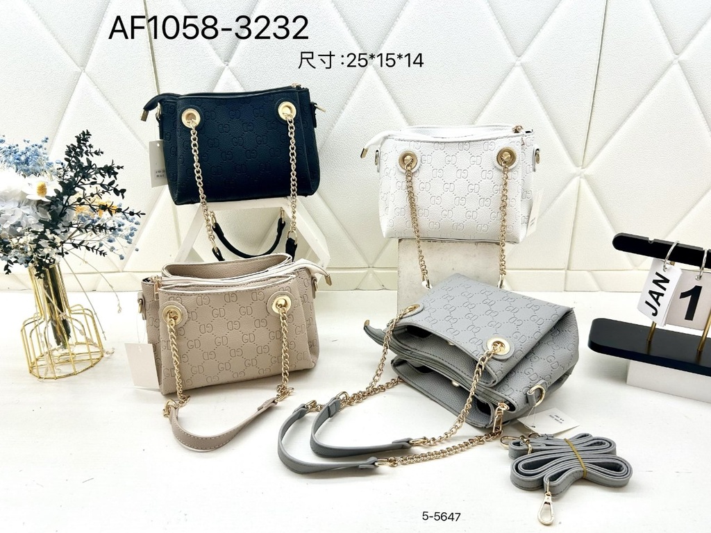 حقيبة جلد شبابية