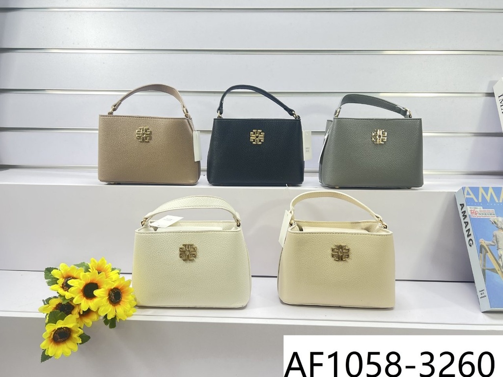 حقيبة جلد شبابية