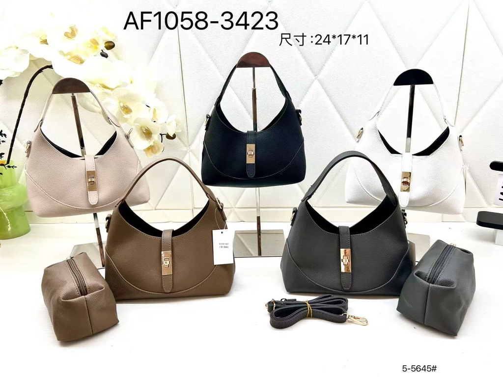 حقيبة جلد شبابية