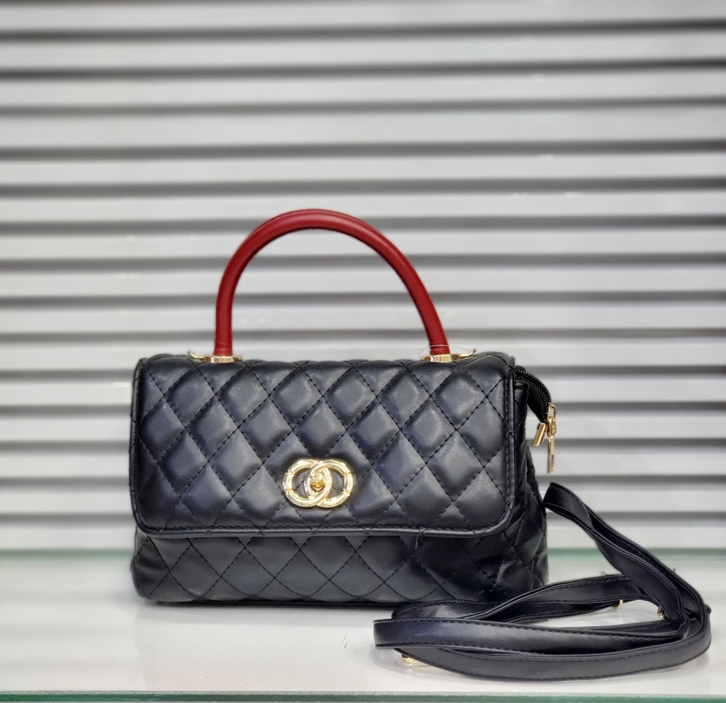 حقيبة جلد شبابية