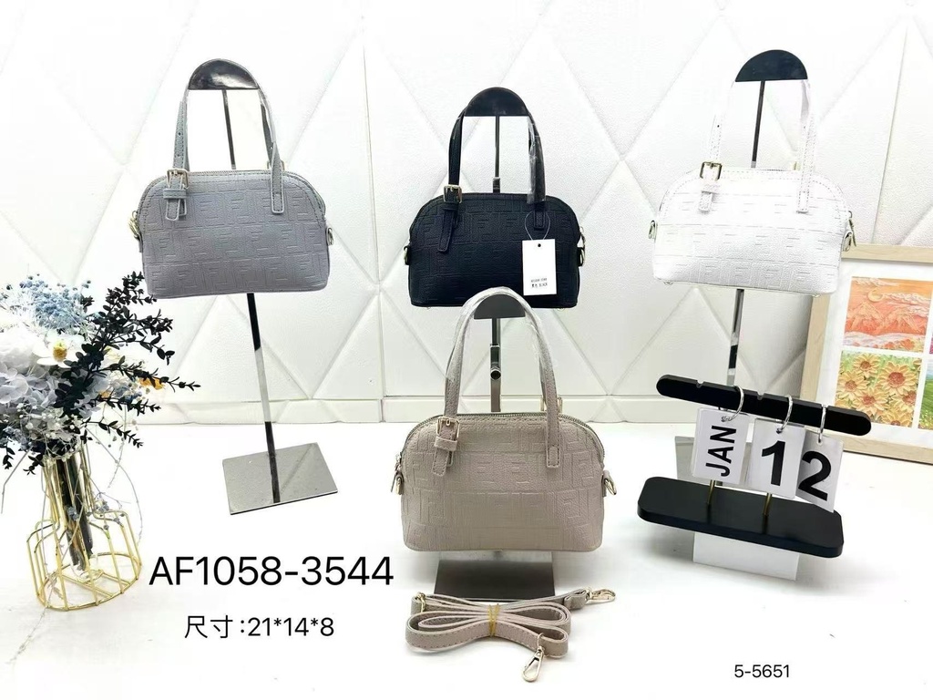 حقيبة شبابية فندي